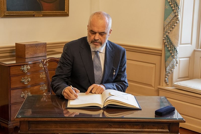 Albanian Prime Minister Rama Signs the Guest Book 49493345401